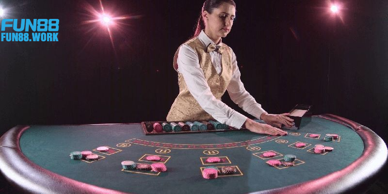 Dealer Là Gì - Hé Lộ Bí Ẩn Về Người Chia Bài Tại Fun88 5 Giải thích thuật ngữ dealer là gì?